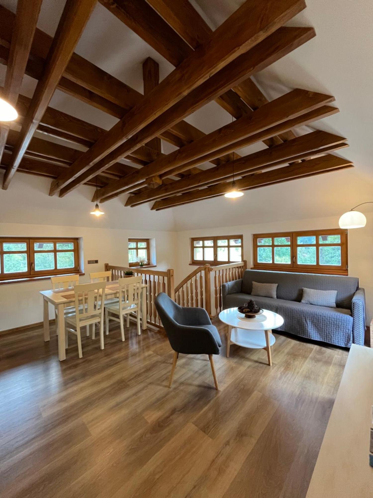 Apartmany La Siska Vsetín エクステリア 写真