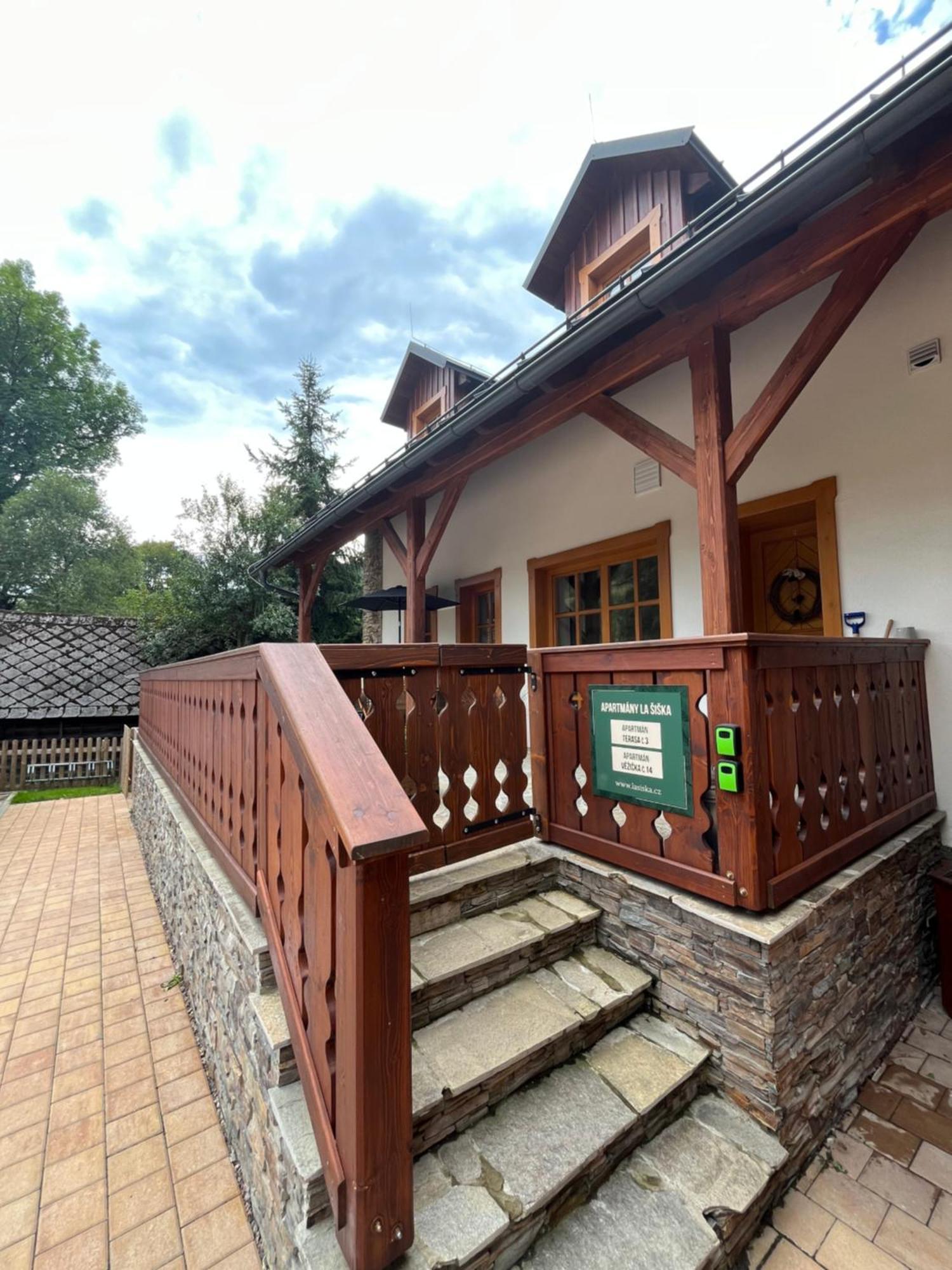 Apartmany La Siska Vsetín エクステリア 写真